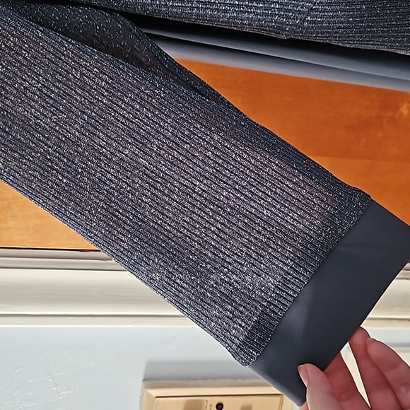 R&M Richards 2 Piece Set in Smoke - Picture 2 of 7